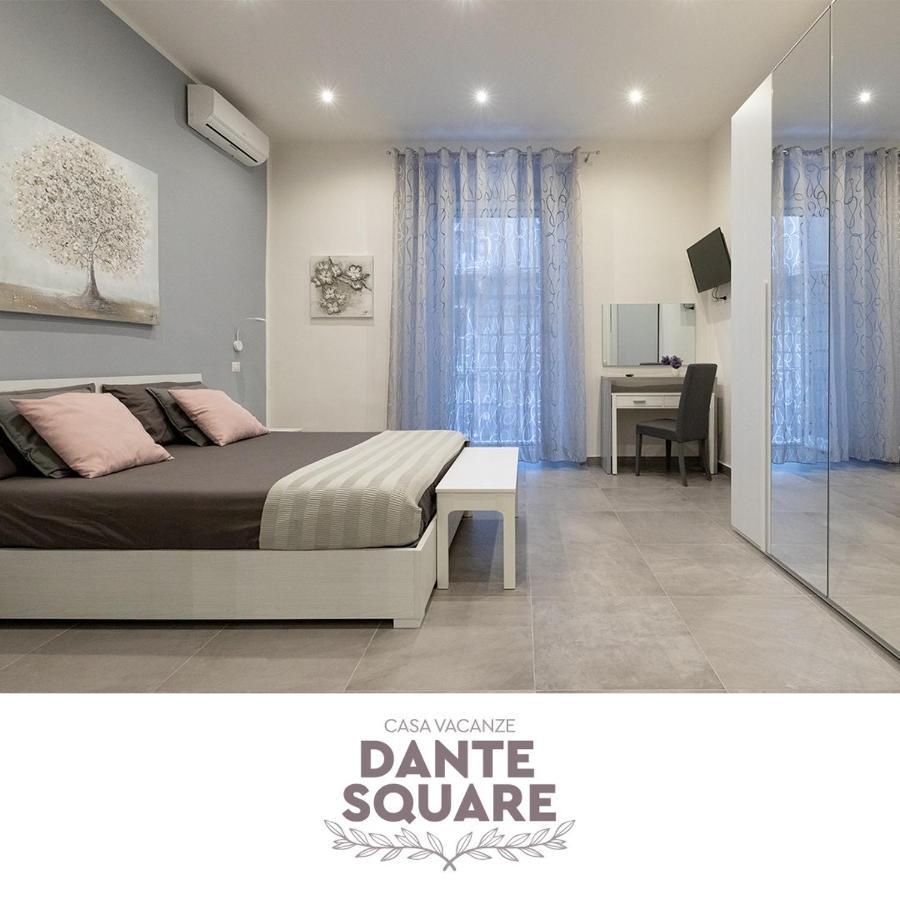 Dante Square * Napels